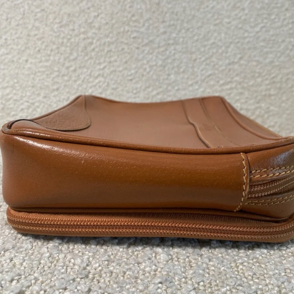 Authentic Gucci Brown Leather Wristlet Pouch - Picture 10 of 16